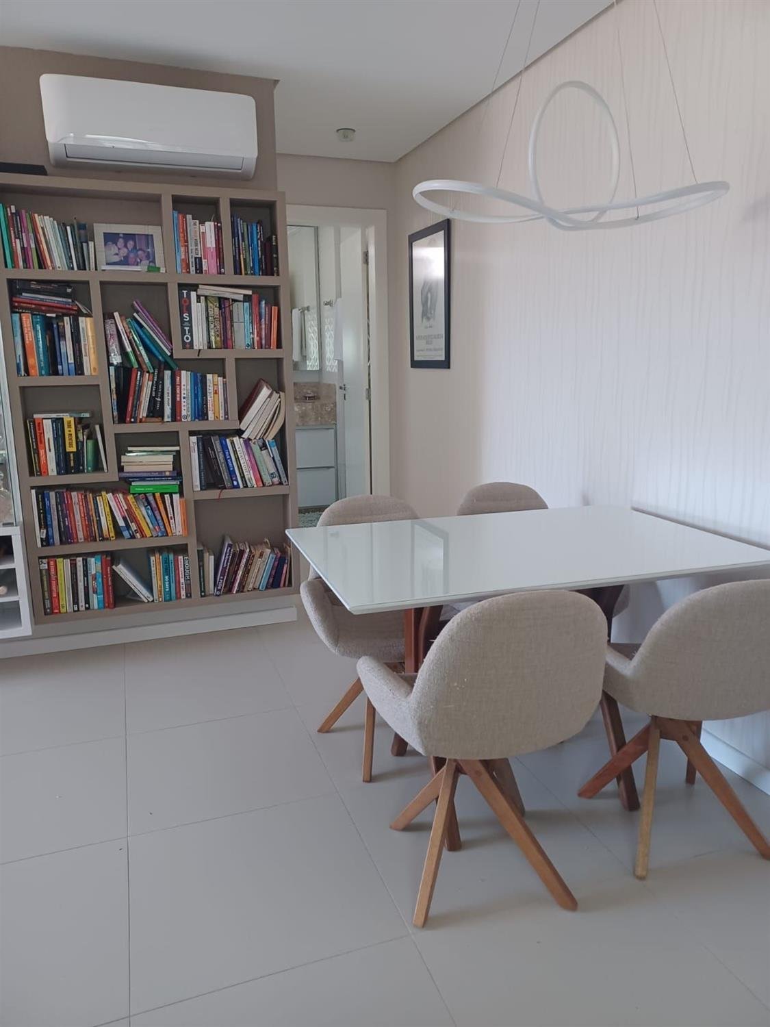 Apartamento mobiliado disponível para Locação ou Venda no bairro Humai