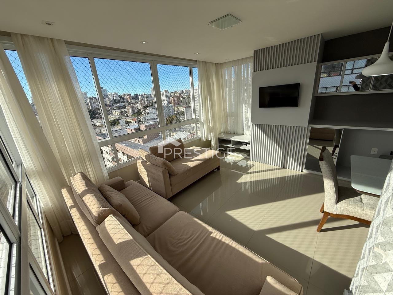 Apartamento semimobiliado - Humaitá - 2dorm/1 suíte - 2 vagas